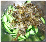 マウンティングラスときゅうりの中国風和え物