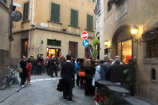 オープン前にはこの行列です。